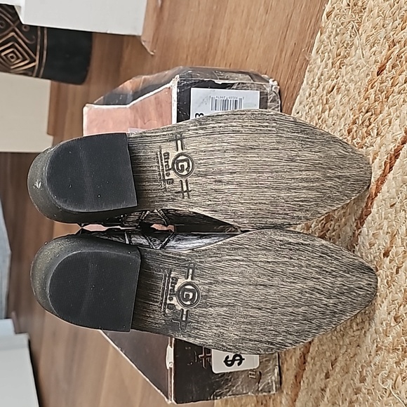 Corral Boot Co. Ankle cowgirl boot - Picture 3 of 4